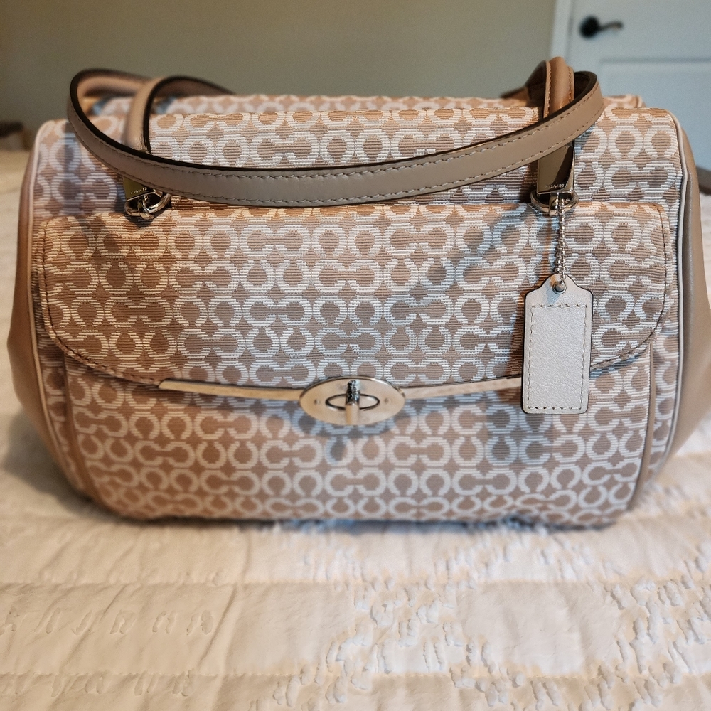 Sold - Picture 2 of 15